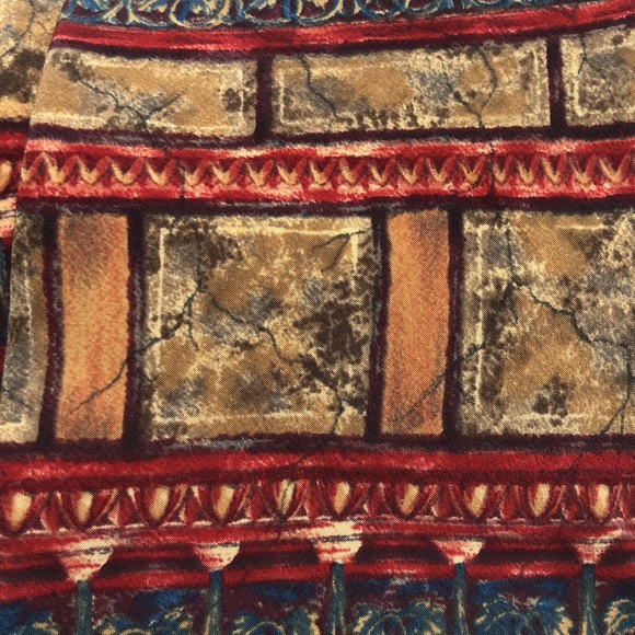 Metropolitan Museum of Art tie. Antique look pattern - Picture 2 of 6